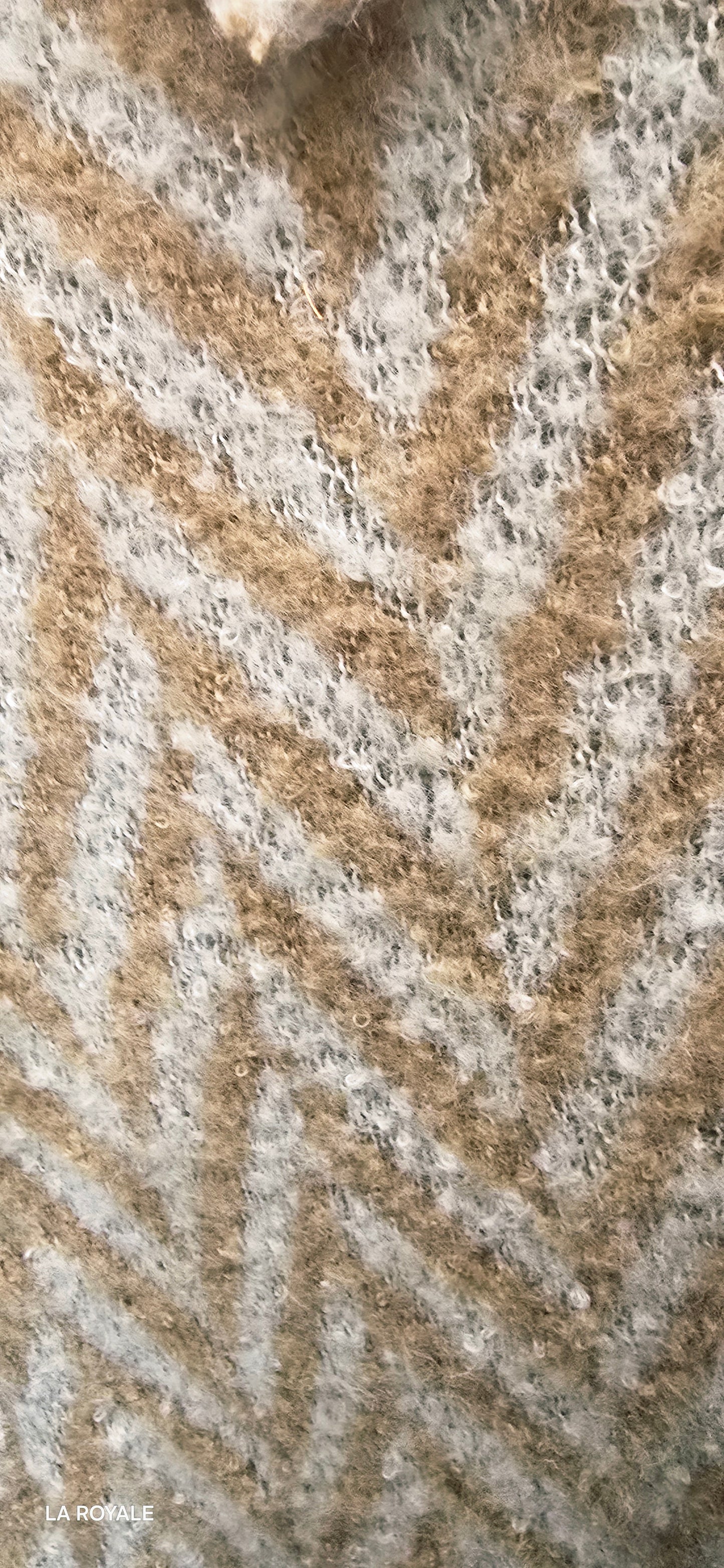 ALASKA THROW ABAYAS