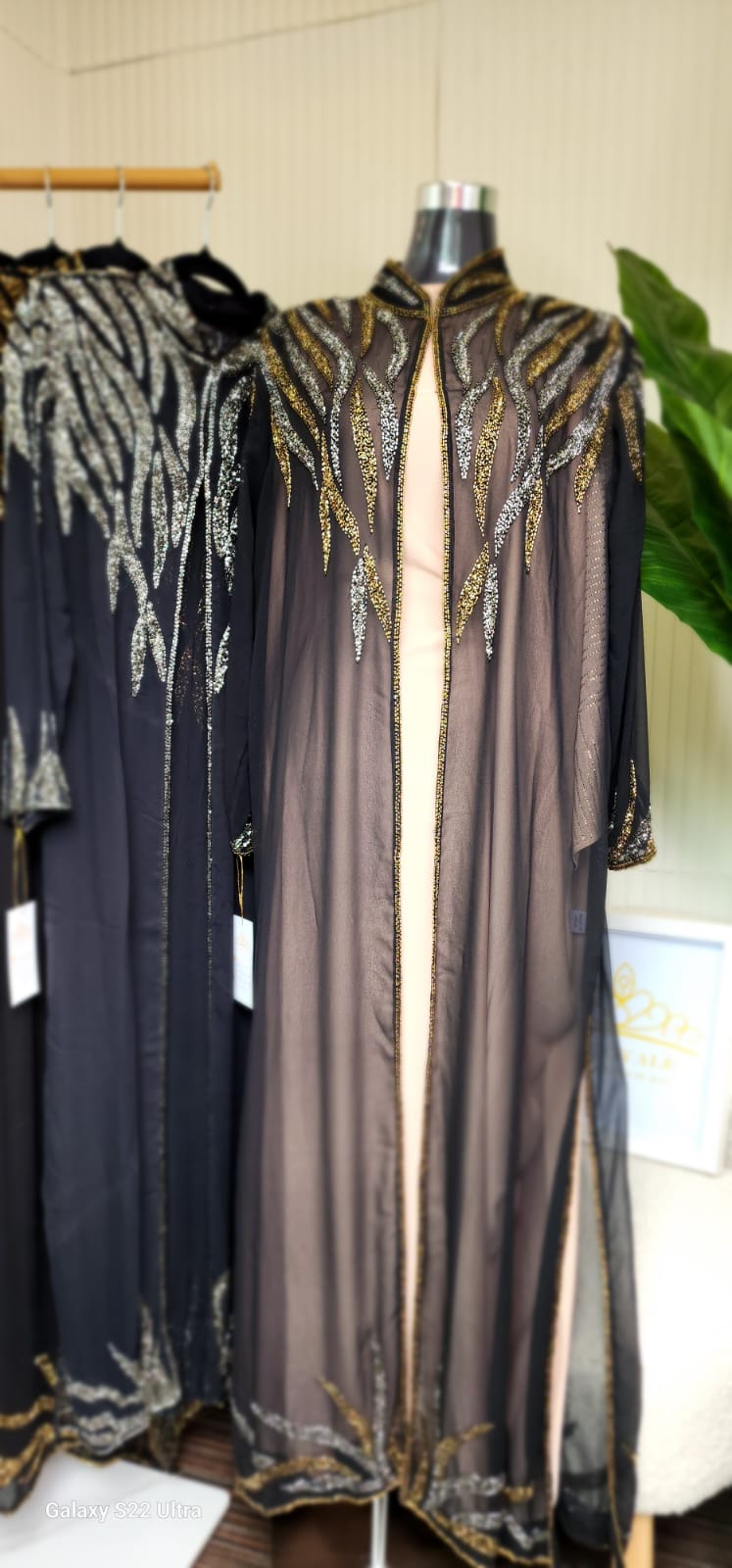 Signature Dubai Abaya
