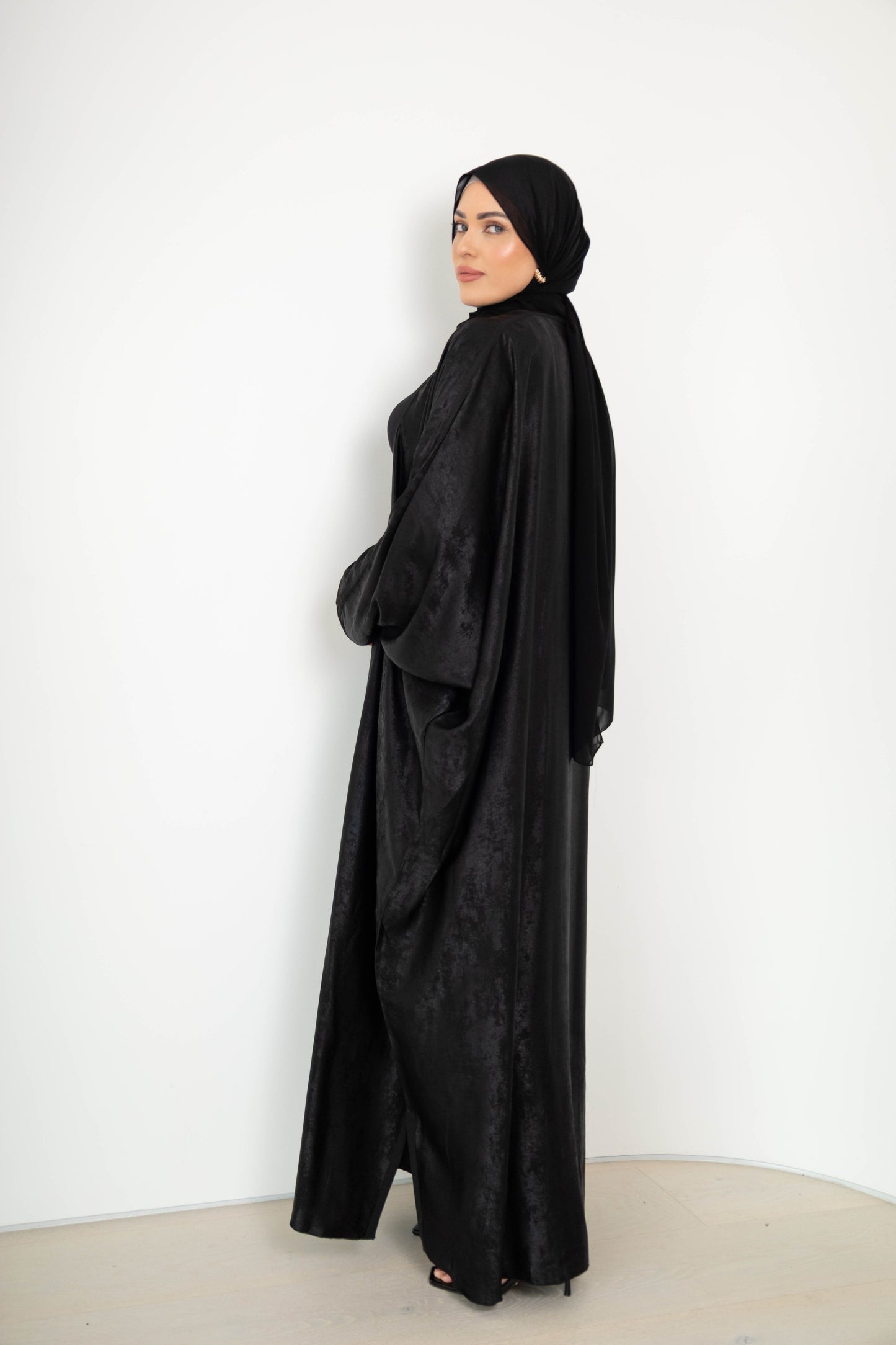 Metallica Abaya with Scarf
