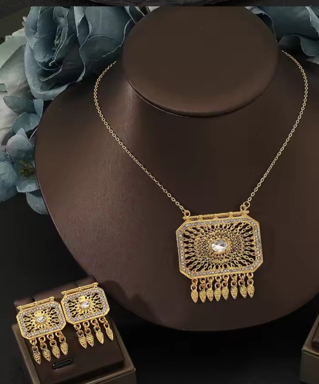 Queen Sheeba Necklace and Earing set