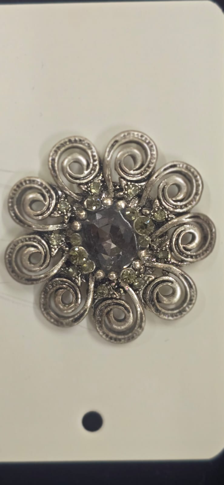 MAGNETIC BROOCH