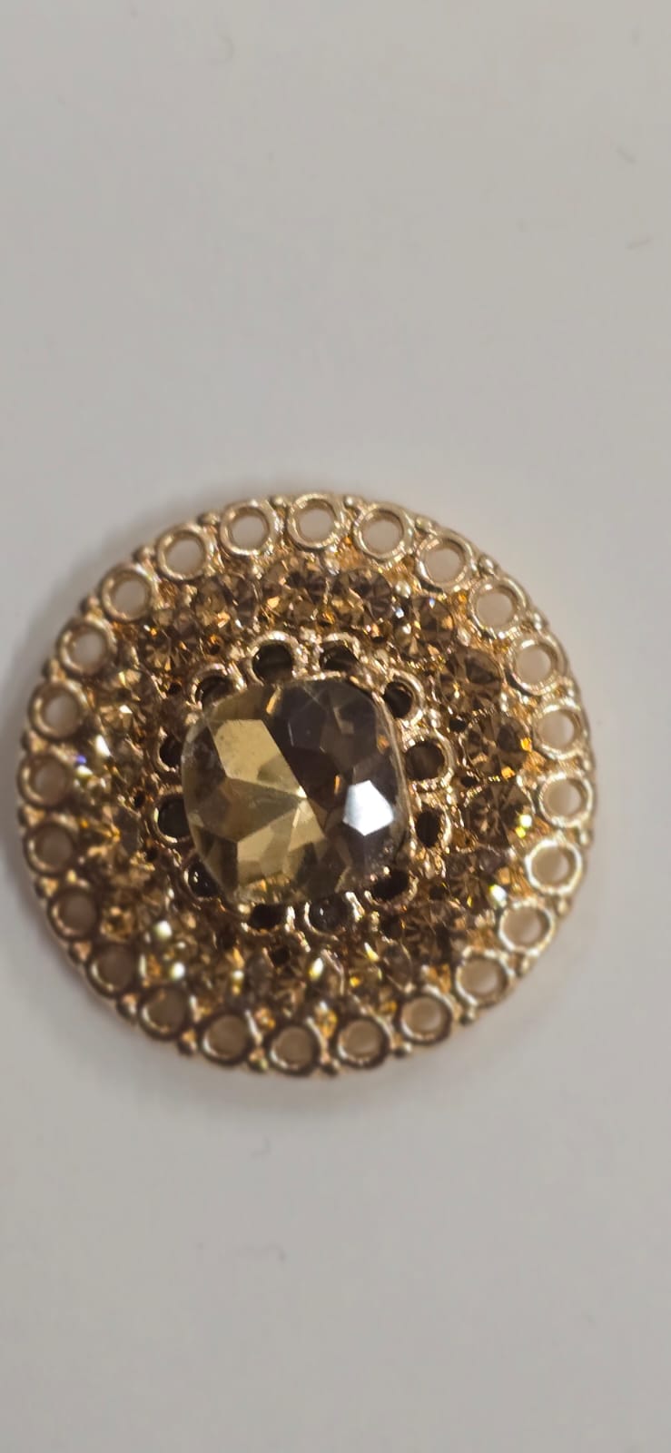 MAGNETIC BROOCH