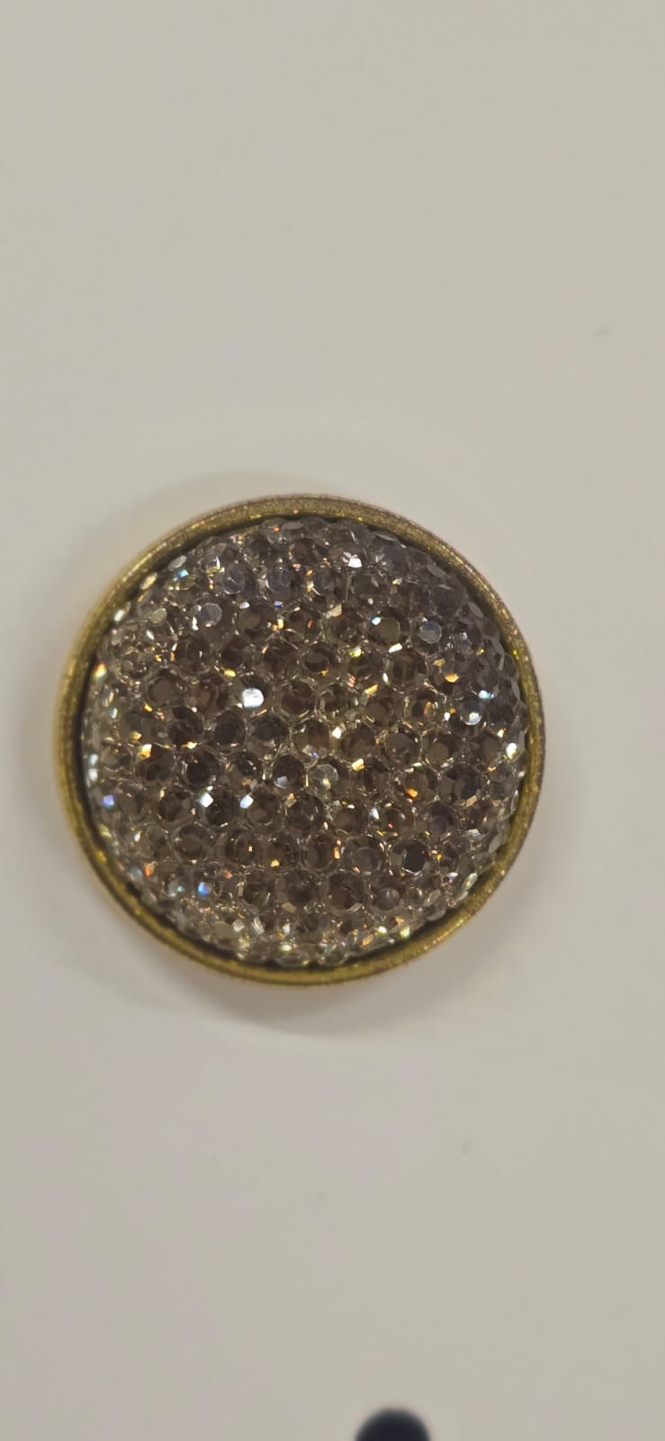 MAGNETIC BROOCH