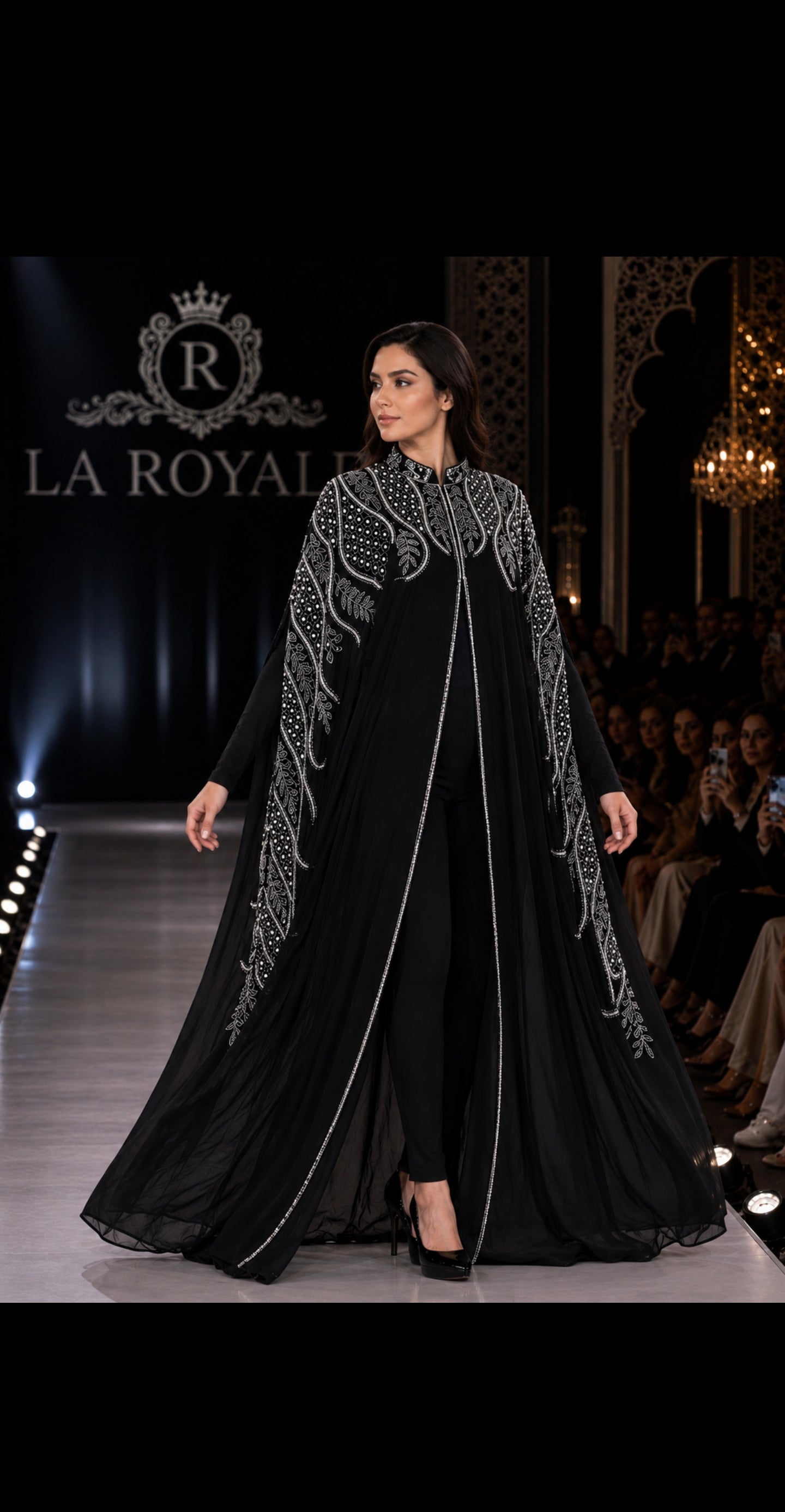 ROYALE ARABESQUE CAPE