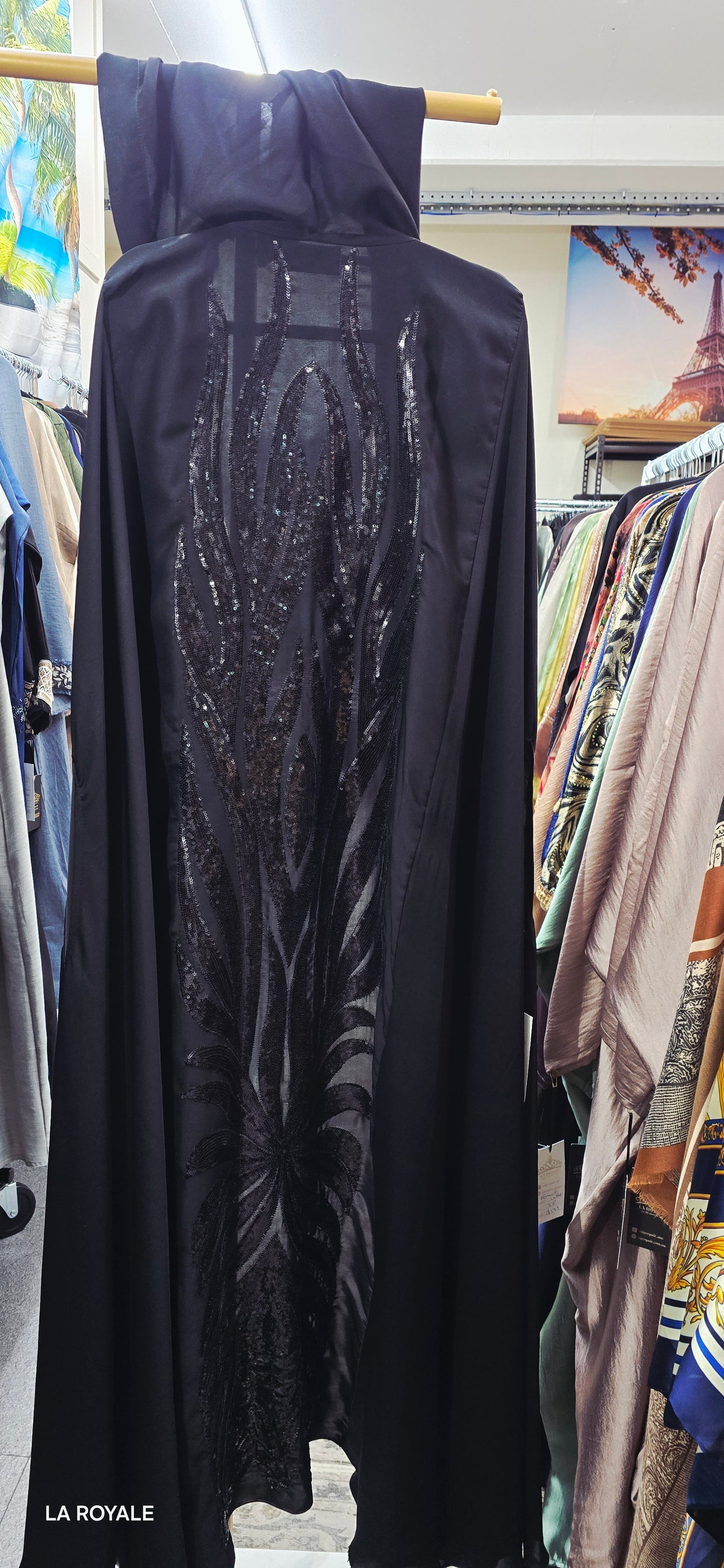 Amira  Cape